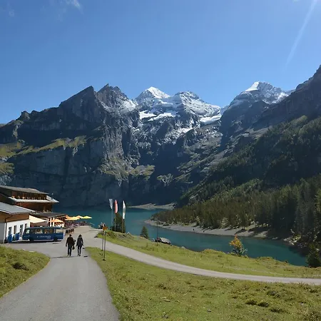 Oeschinensee ロッジ カンデルシュテッグ
