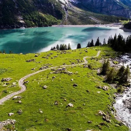 Oeschinensee ロッジ カンデルシュテッグ